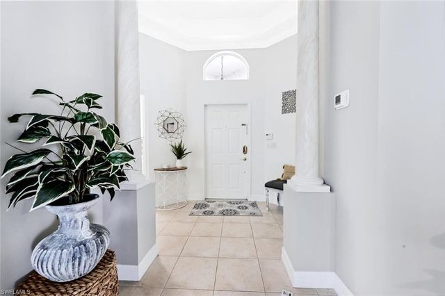 1346 Triandra LN, Naples, FL 34119