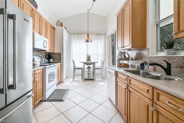 1346 Triandra LN, Naples, FL 34119