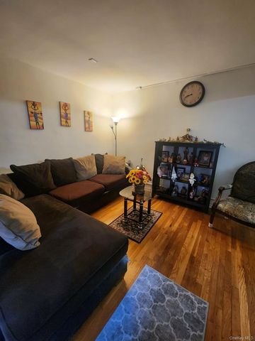 118-60 Metropolitan Avenue 3E, Kew Gardens, NY 11415