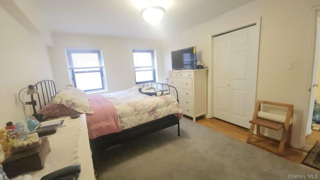 118-60 Metropolitan Avenue 3E, Kew Gardens, NY 11415