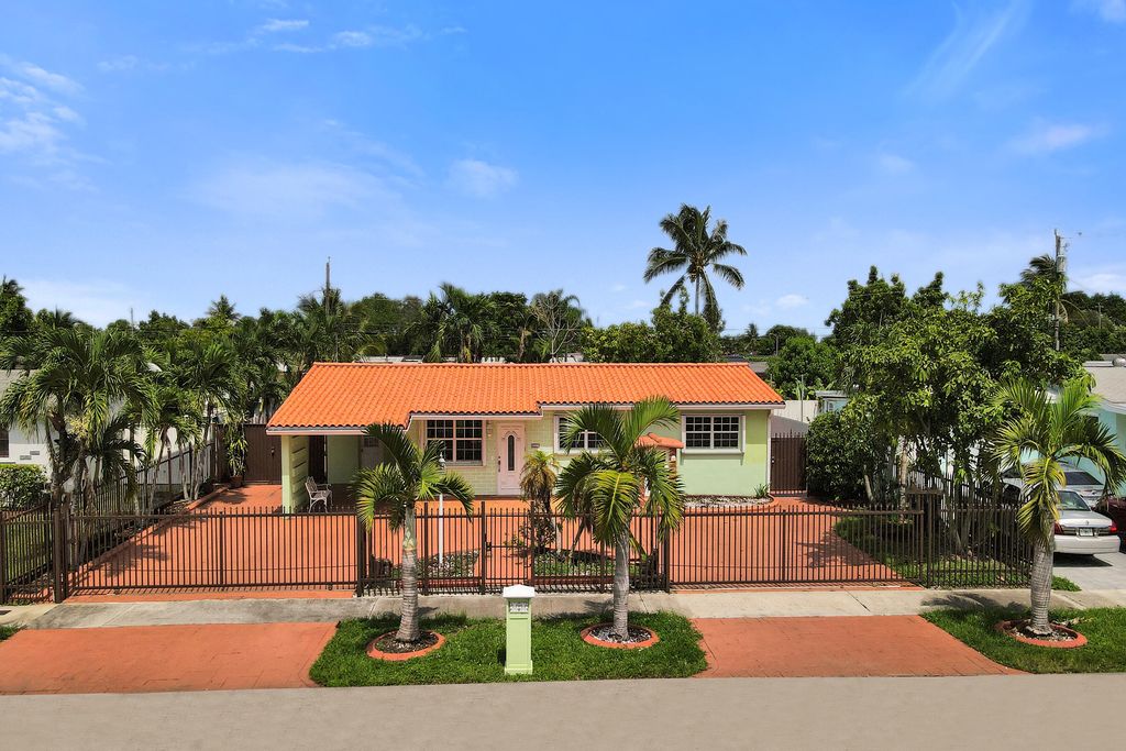 3311 SW 105th Court, Miami, FL 33165