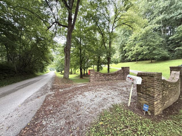 500 Indian Creek Rd, Pulaski, TN 38478