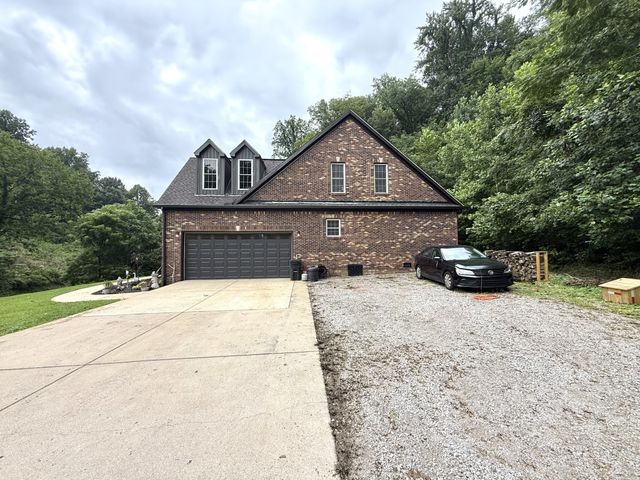 500 Indian Creek Rd, Pulaski, TN 38478