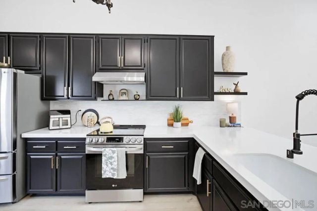 12795 Via Moura, San Diego, CA 92128