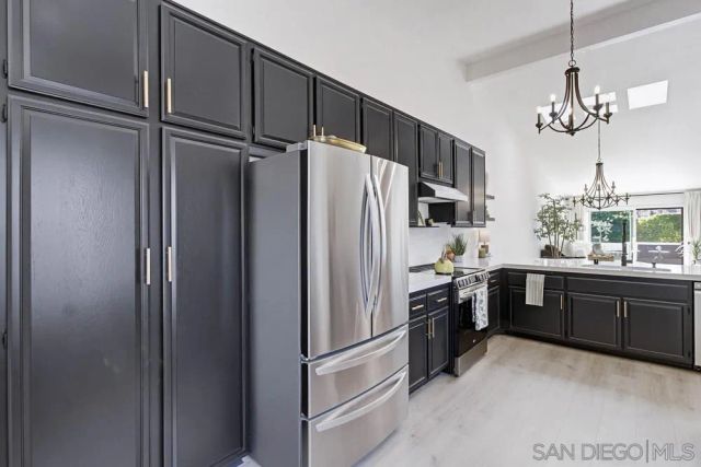 12795 Via Moura, San Diego, CA 92128