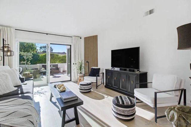 12795 Via Moura, San Diego, CA 92128