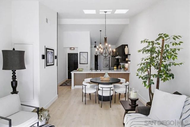 12795 Via Moura, San Diego, CA 92128