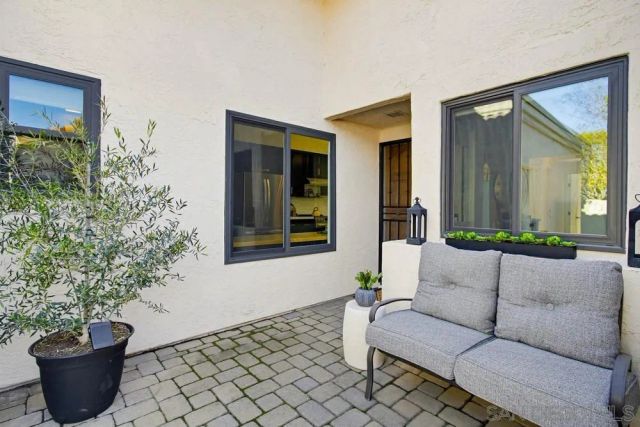 12795 Via Moura, San Diego, CA 92128