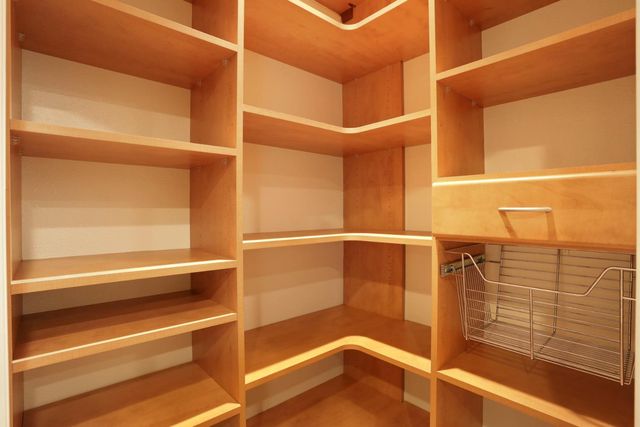 4305 Lourmarin Ln, Modesto, CA 95356