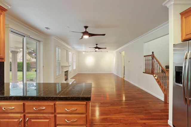 4305 Lourmarin Ln, Modesto, CA 95356