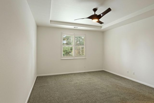 4305 Lourmarin Ln, Modesto, CA 95356