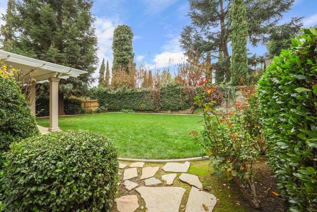 4305 Lourmarin Ln, Modesto, CA 95356