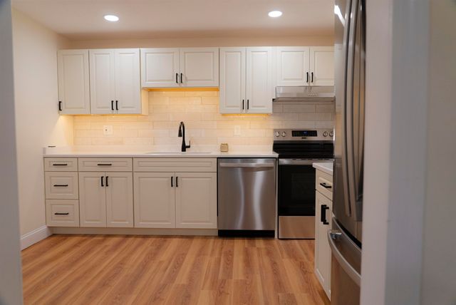 3 Silvestri Cir Unit 16, Derry, NH 03038