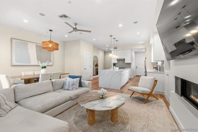 107 Edgeburt, Encinitas, CA 92024