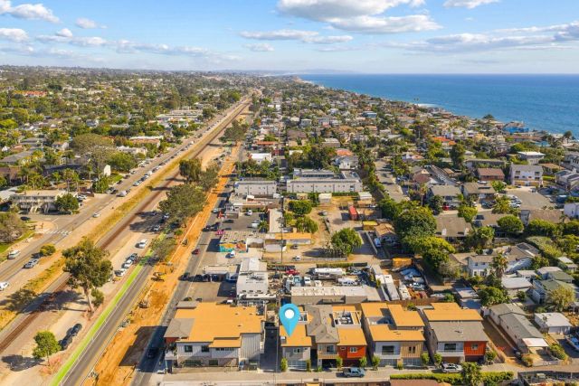 107 Edgeburt, Encinitas, CA 92024