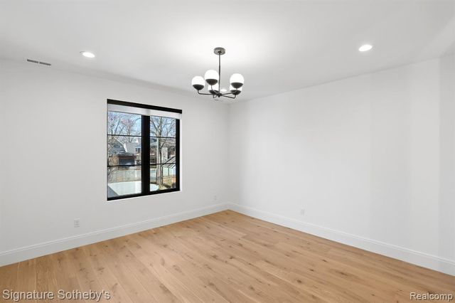 1094 Lincoln Court, Birmingham, MI 48009