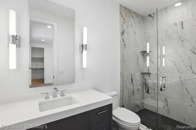 1094 Lincoln Court, Birmingham, MI 48009