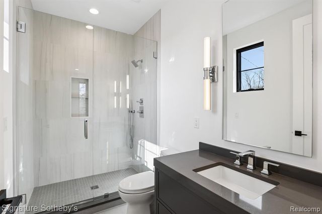 1094 Lincoln Court, Birmingham, MI 48009