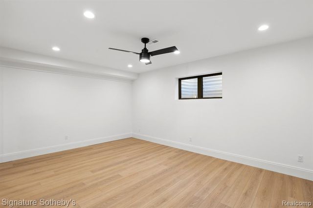 1094 Lincoln Court, Birmingham, MI 48009