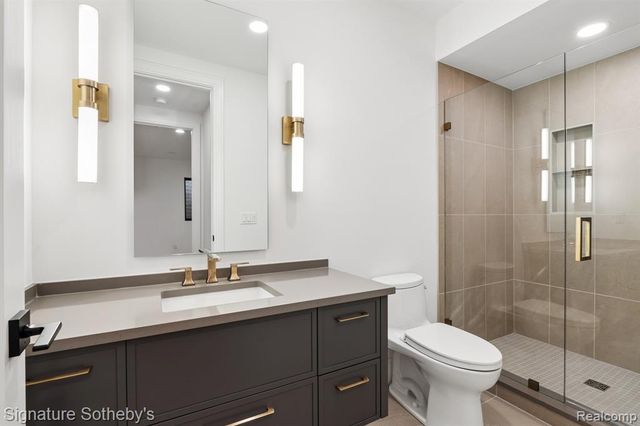 1094 Lincoln Court, Birmingham, MI 48009