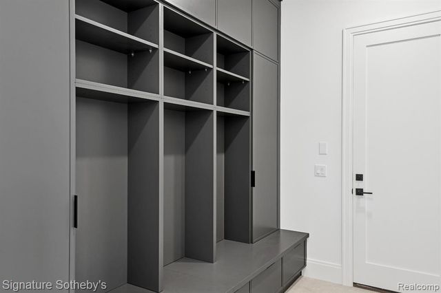 1094 Lincoln Court, Birmingham, MI 48009