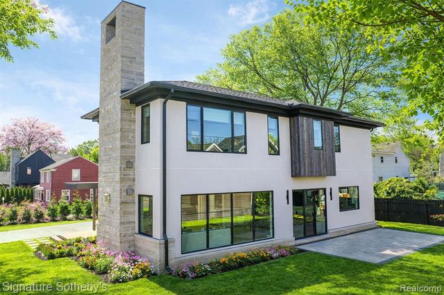 1094 Lincoln Court, Birmingham, MI 48009