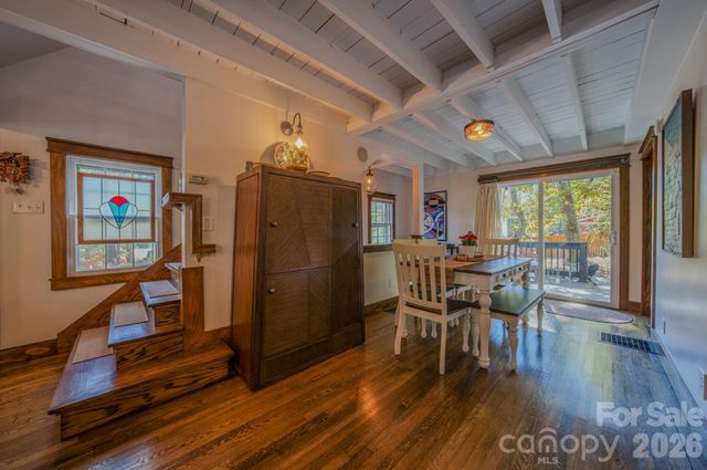 597 Tomahawk Avenue, Black Mountain, NC 28711