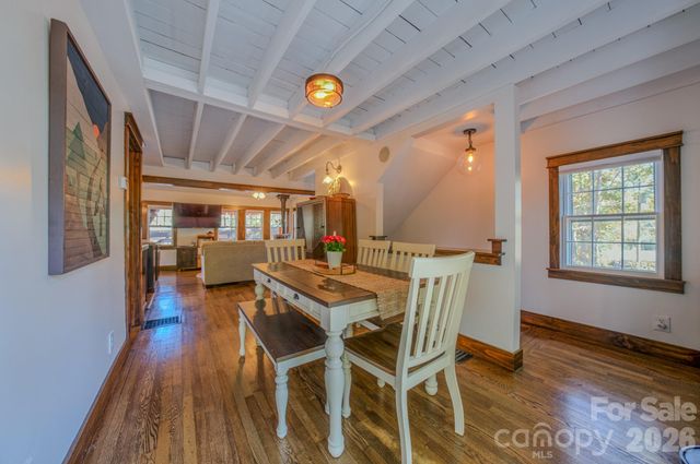 597 Tomahawk Avenue, Black Mountain, NC 28711