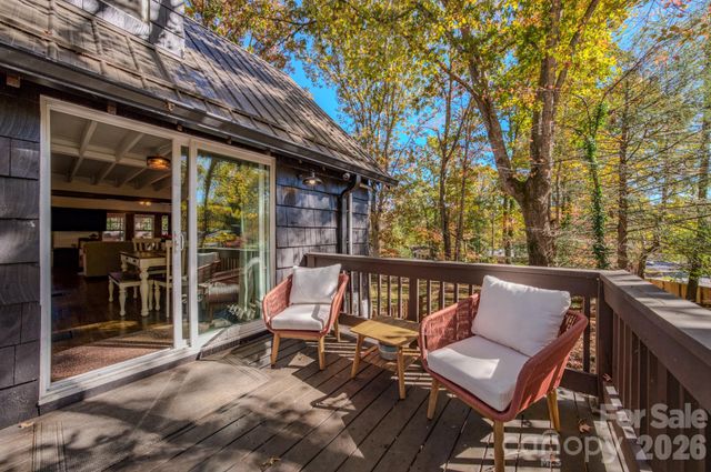 597 Tomahawk Avenue, Black Mountain, NC 28711