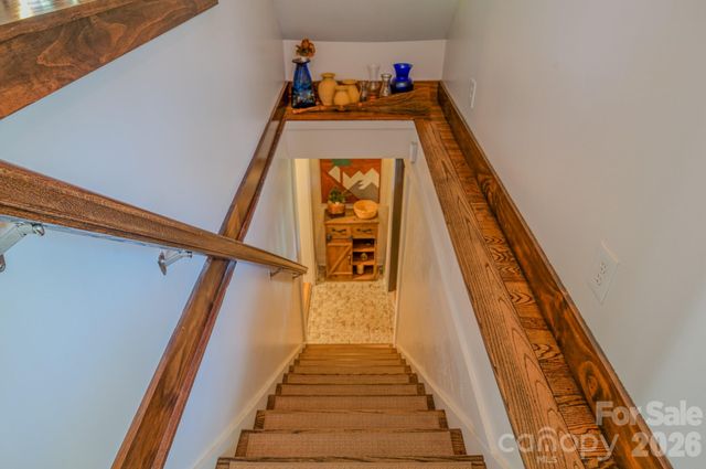 597 Tomahawk Avenue, Black Mountain, NC 28711