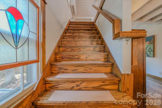597 Tomahawk Avenue, Black Mountain, NC 28711