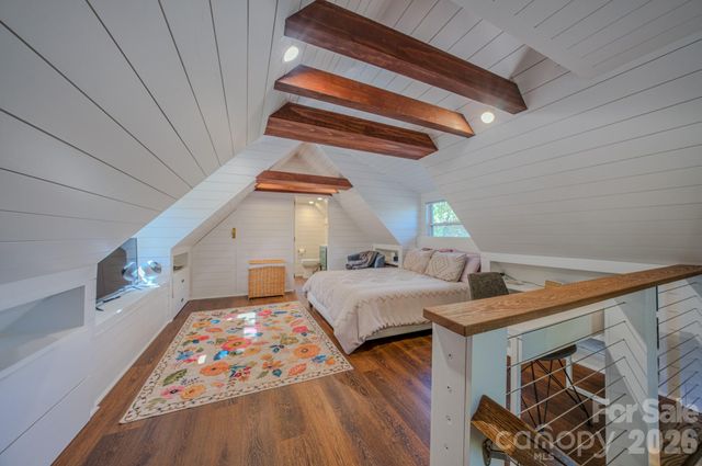597 Tomahawk Avenue, Black Mountain, NC 28711