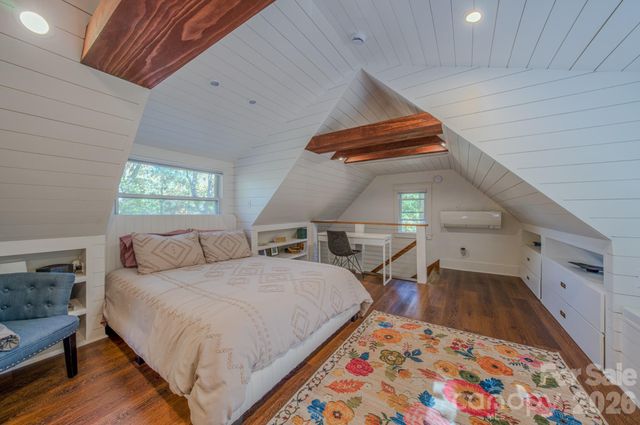597 Tomahawk Avenue, Black Mountain, NC 28711