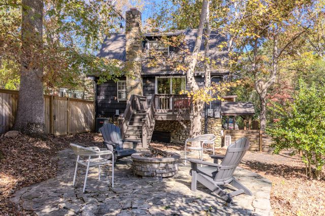 597 Tomahawk Avenue, Black Mountain, NC 28711