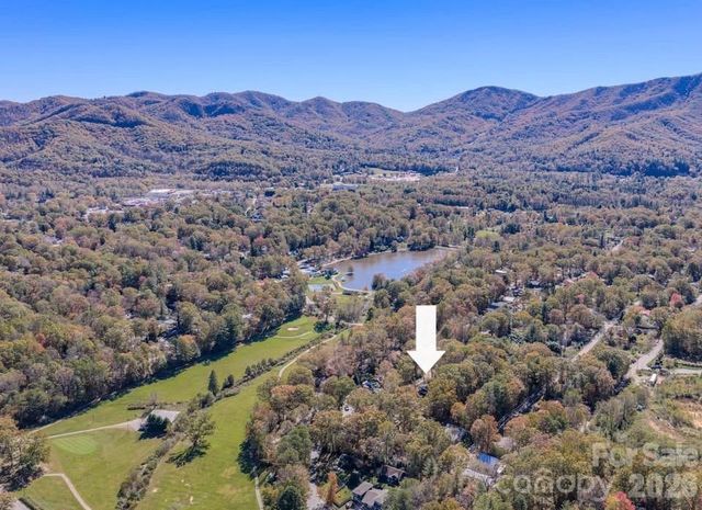 597 Tomahawk Avenue, Black Mountain, NC 28711