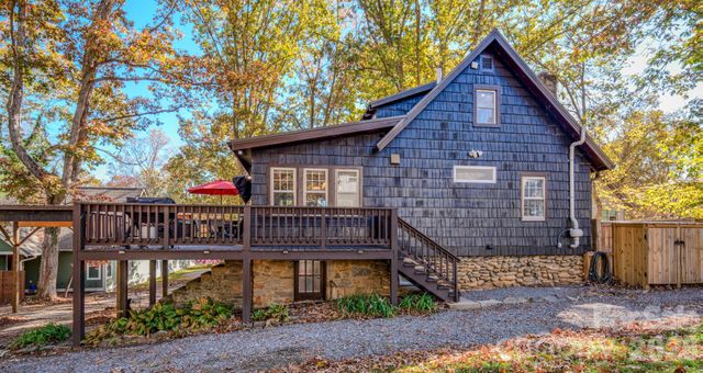 597 Tomahawk Avenue, Black Mountain, NC 28711