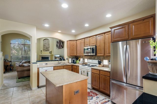 4848 Petra Pointe Circle NW, Albuquerque, NM 87120