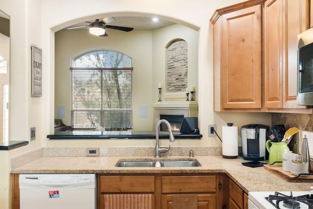 4848 Petra Pointe Circle NW, Albuquerque, NM 87120