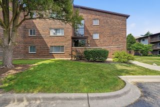 650 Perrie Drive 303, Elk Grove Village, IL 60007