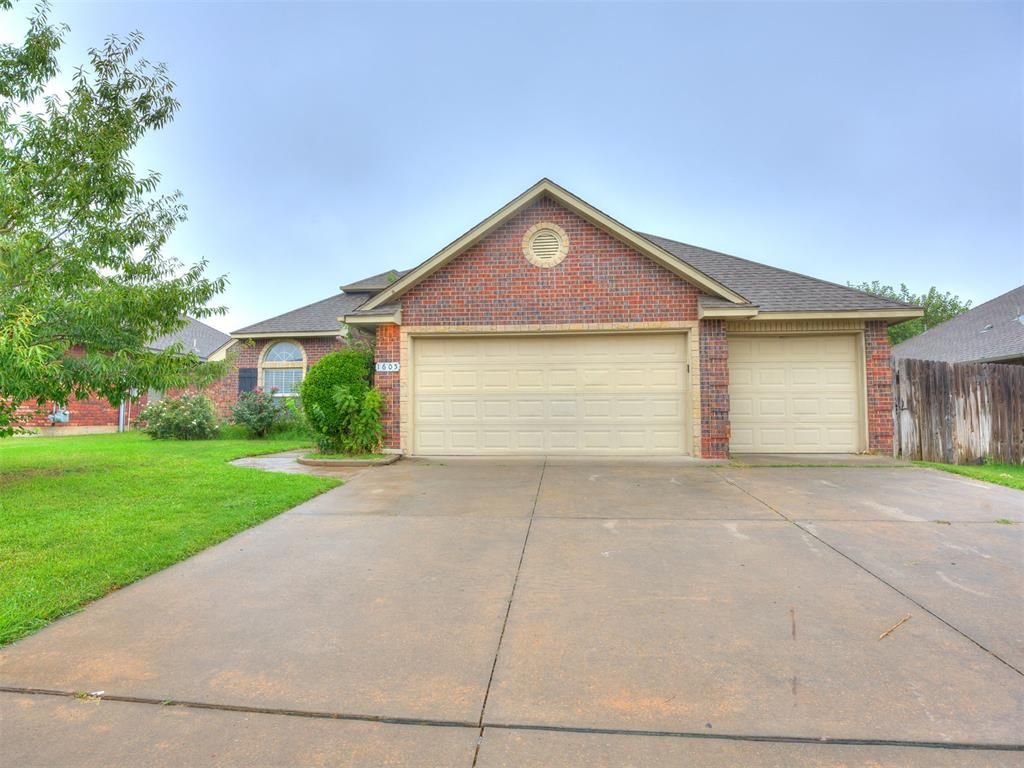 1605 SW 33rd Street, Moore, OK 73160