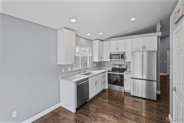 2423 Shiva Court, Ballwin, MO 63011