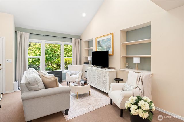 1524 Marine Drive, Bremerton, WA 98312