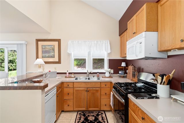 1524 Marine Drive, Bremerton, WA 98312