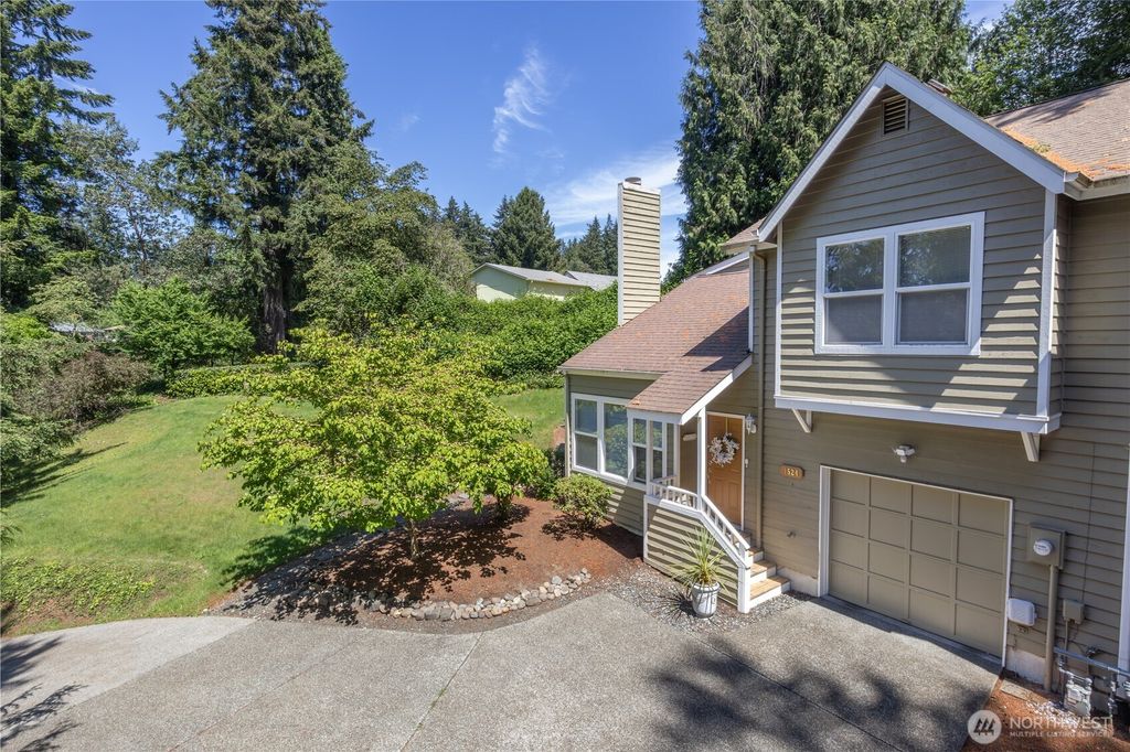 1524 Marine Drive, Bremerton, WA 98312