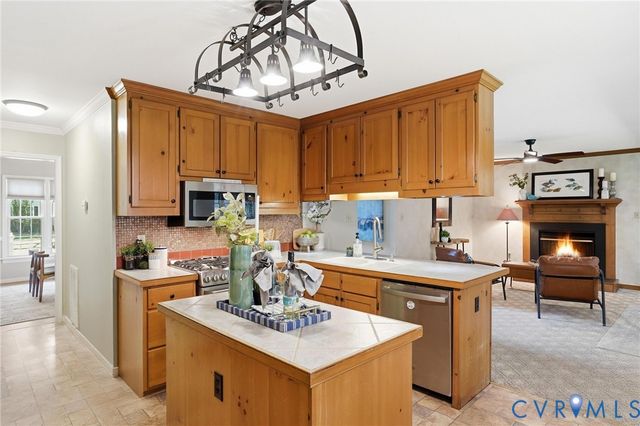9203 Fetlock Dr, Mechanicsville, VA 23116