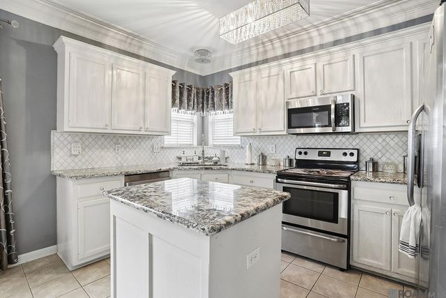 17197 Chenier Dr, Prairieville, LA 70769