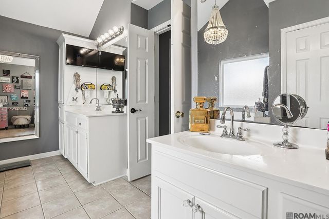 17197 Chenier Dr, Prairieville, LA 70769