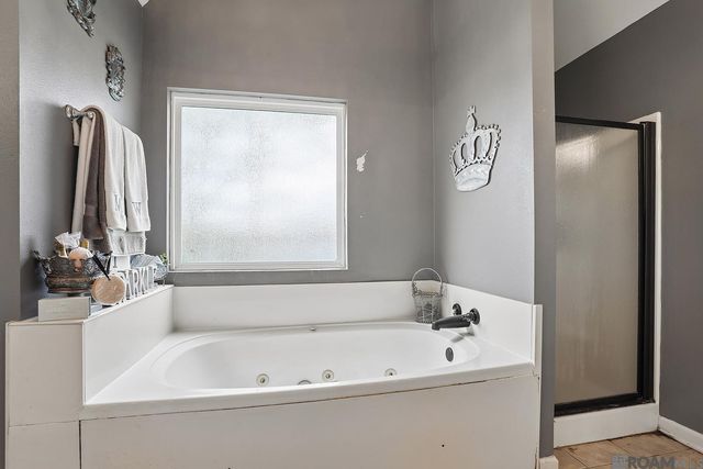 17197 Chenier Dr, Prairieville, LA 70769