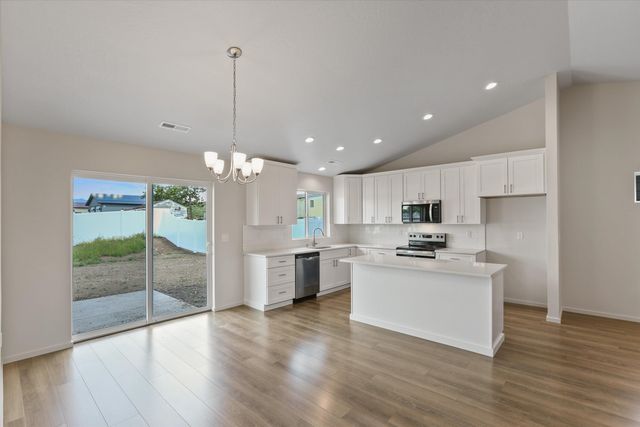 609 S Manifold Ln, Spokane Valley, WA 99016