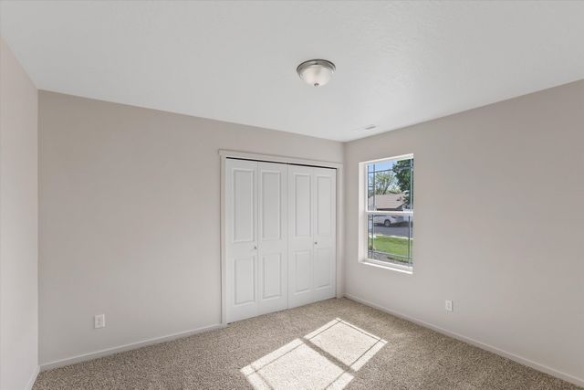 609 S Manifold Ln, Spokane Valley, WA 99016